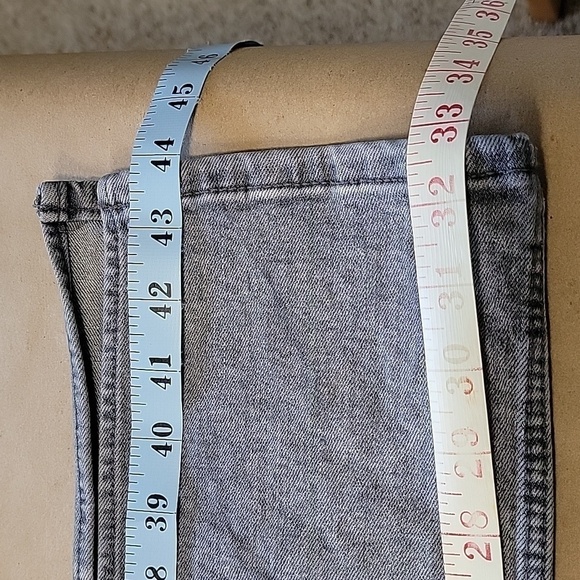 Zara Gray High Rise, Split Hem Distressed Size 6 Jeans, Gently Used Condition - Picture 9 of 15